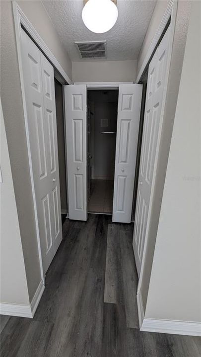 Active With Contract: $224,900 (2 beds, 2 baths, 1236 Square Feet)