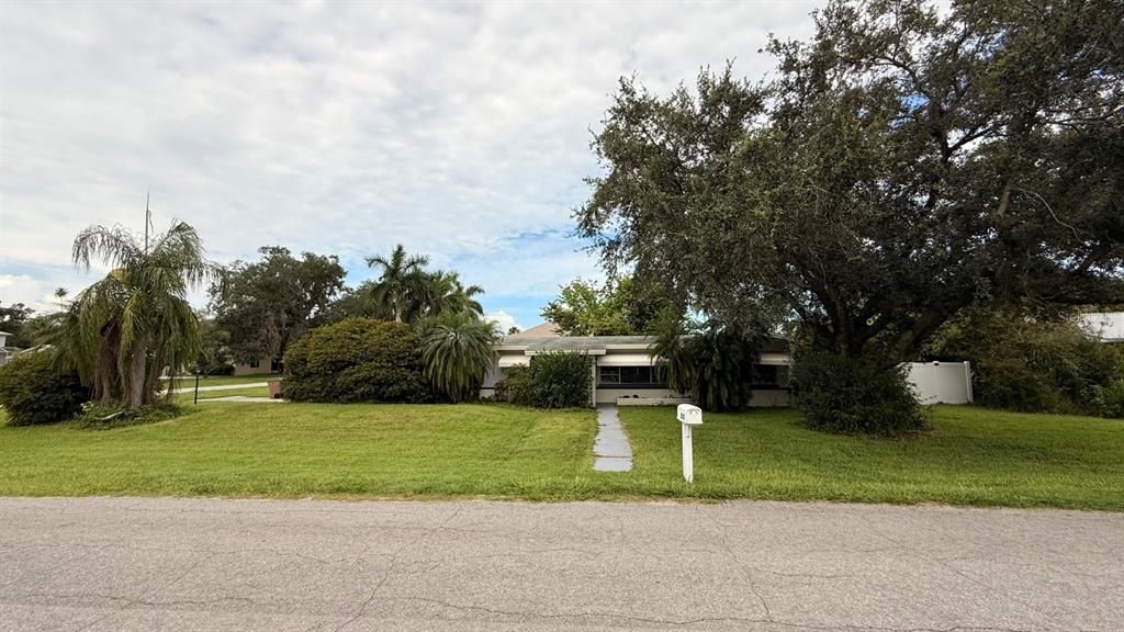 For Sale: $350,000 (2 beds, 2 baths, 1468 Square Feet)