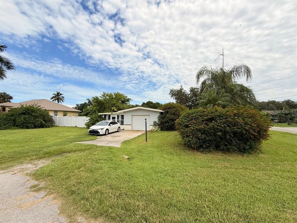 For Sale: $350,000 (2 beds, 2 baths, 1468 Square Feet)