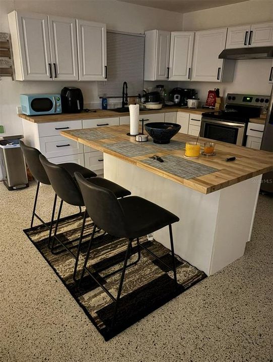 For Sale: $350,000 (2 beds, 2 baths, 1468 Square Feet)