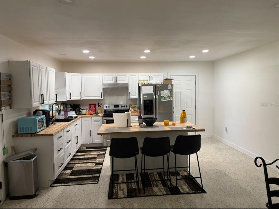 For Sale: $350,000 (2 beds, 2 baths, 1468 Square Feet)