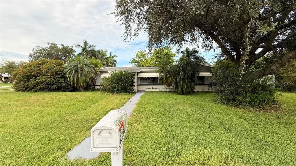 For Sale: $350,000 (2 beds, 2 baths, 1468 Square Feet)