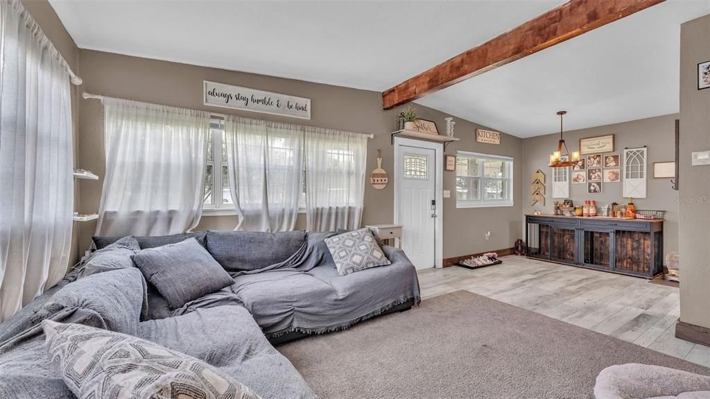 Active With Contract: $239,900 (3 beds, 1 baths, 1314 Square Feet)