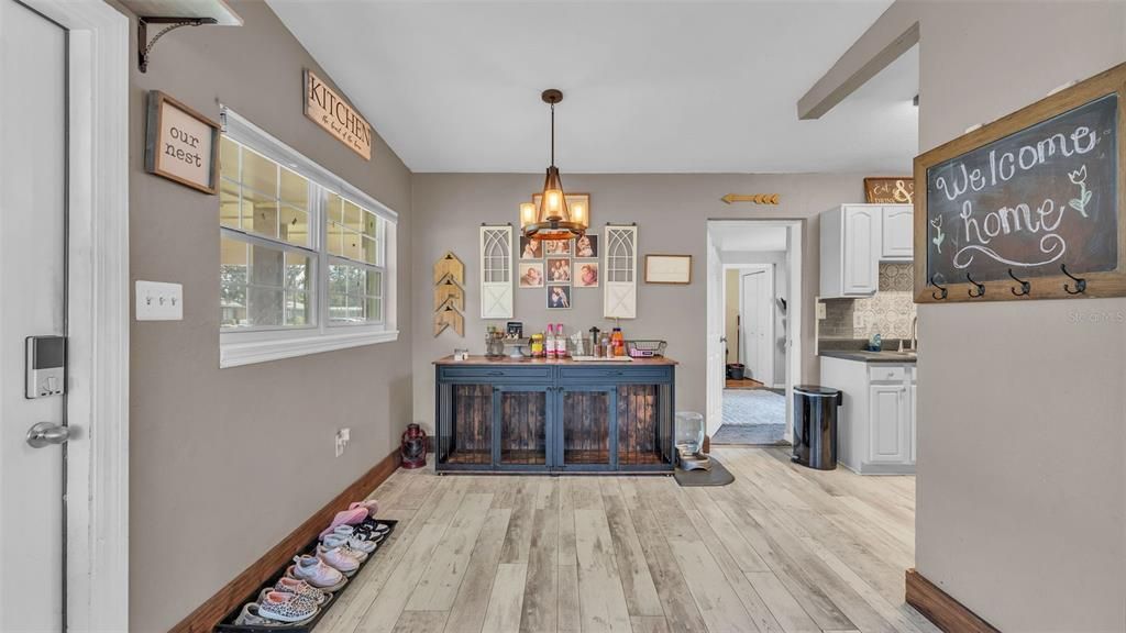 Active With Contract: $239,900 (3 beds, 1 baths, 1314 Square Feet)