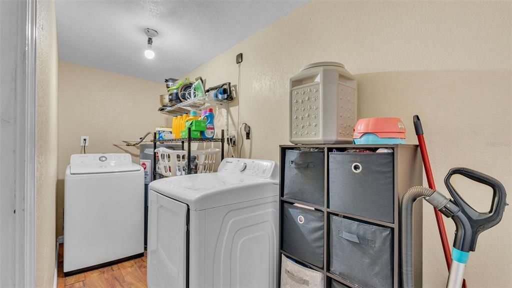 Active With Contract: $239,900 (3 beds, 1 baths, 1314 Square Feet)