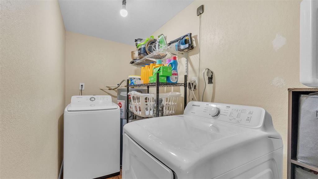 Active With Contract: $239,900 (3 beds, 1 baths, 1314 Square Feet)