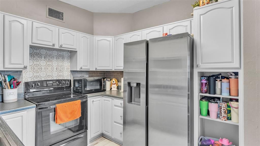 Active With Contract: $239,900 (3 beds, 1 baths, 1314 Square Feet)