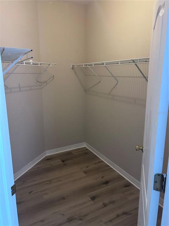 出租: $3,995 (5 贝兹, 4 浴室, 3593 平方英尺)