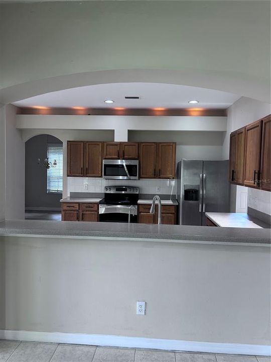 出租: $3,995 (5 贝兹, 4 浴室, 3593 平方英尺)