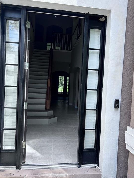 出租: $3,995 (5 贝兹, 4 浴室, 3593 平方英尺)