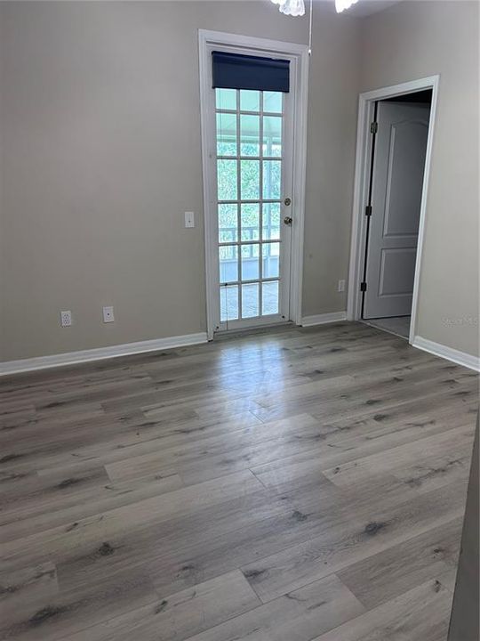 出租: $3,995 (5 贝兹, 4 浴室, 3593 平方英尺)