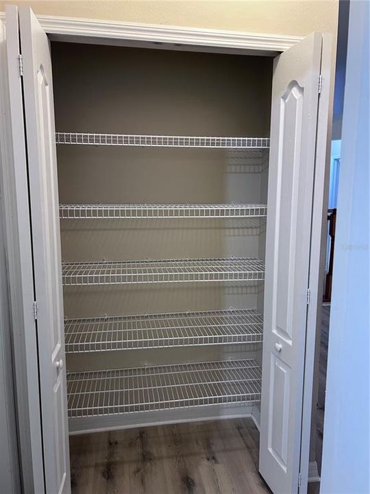 出租: $3,995 (5 贝兹, 4 浴室, 3593 平方英尺)