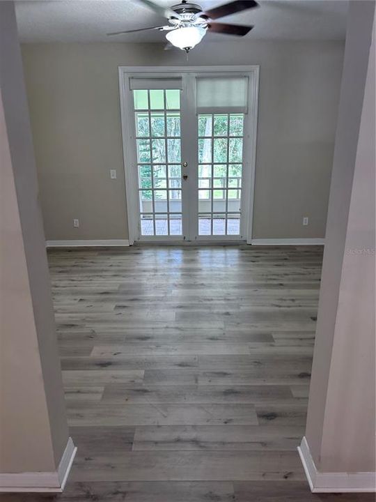 出租: $3,995 (5 贝兹, 4 浴室, 3593 平方英尺)