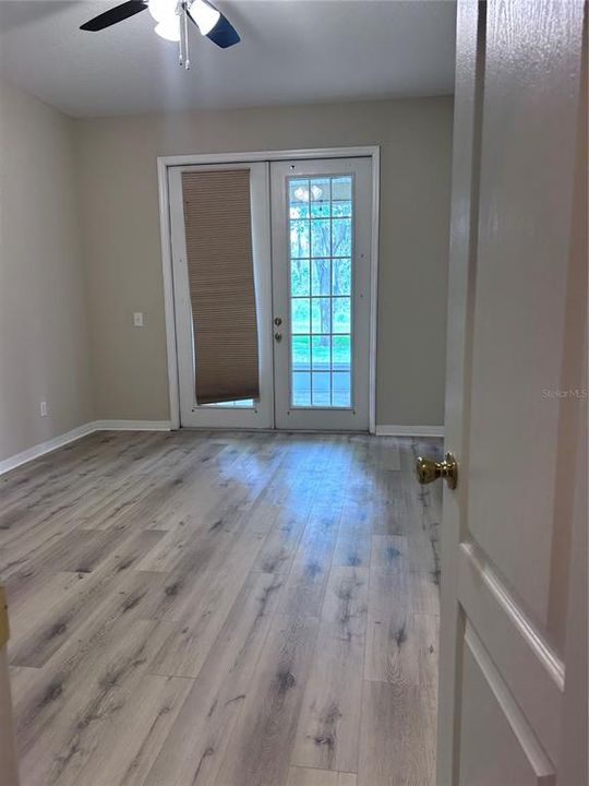 出租: $3,995 (5 贝兹, 4 浴室, 3593 平方英尺)