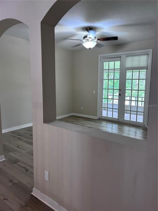 出租: $3,995 (5 贝兹, 4 浴室, 3593 平方英尺)