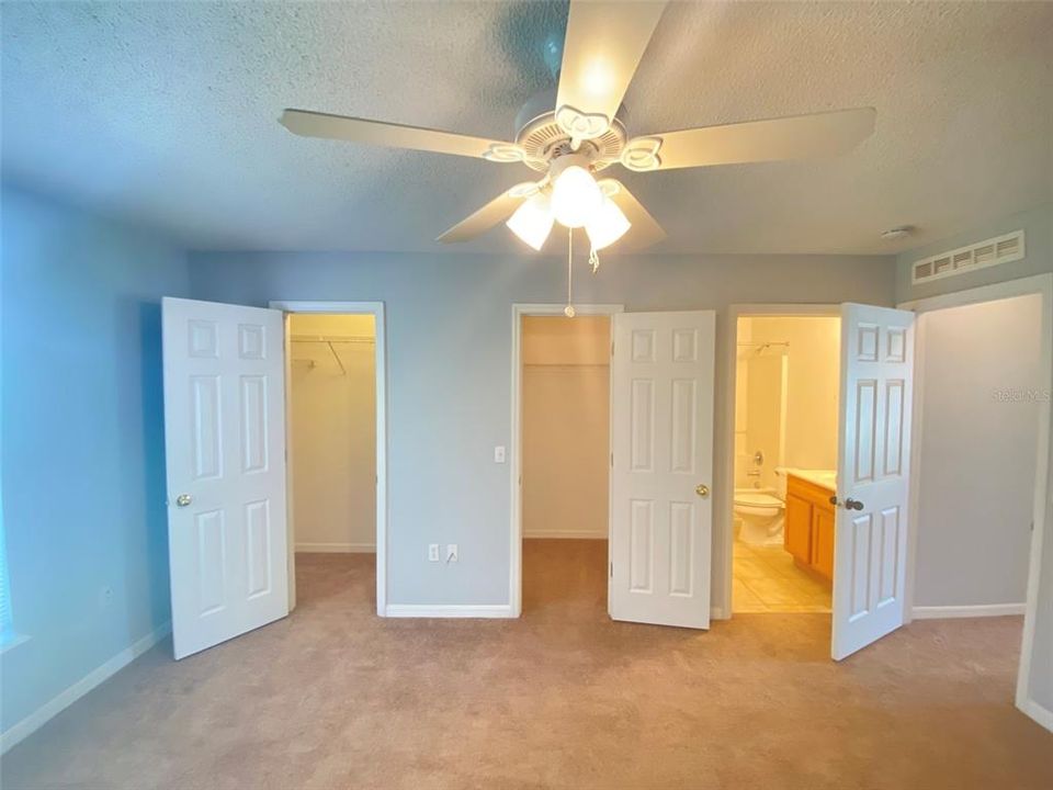 Под контрактом: $2,495 (4 спален, 3 ванн, 2995 Квадратных фут)