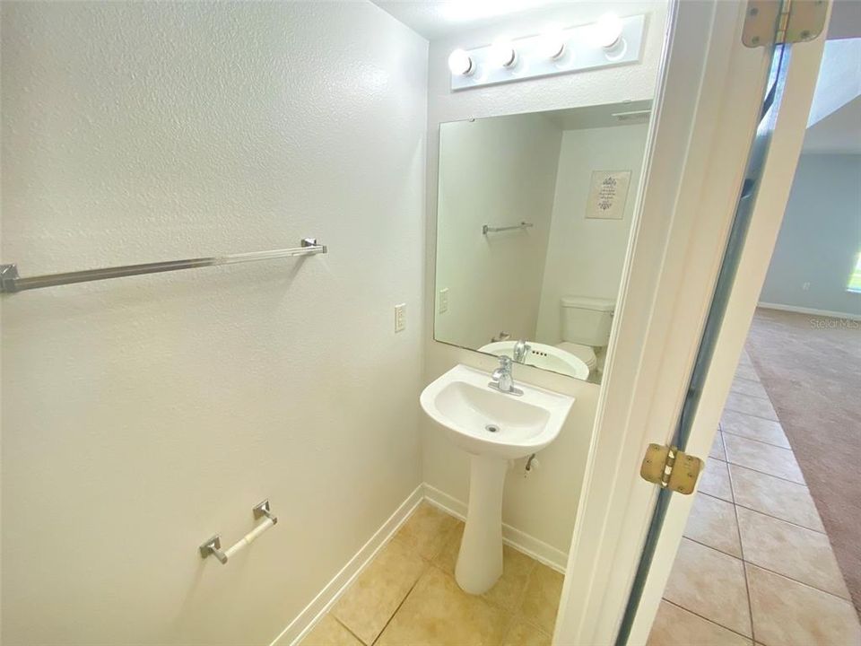 Под контрактом: $2,495 (4 спален, 3 ванн, 2995 Квадратных фут)