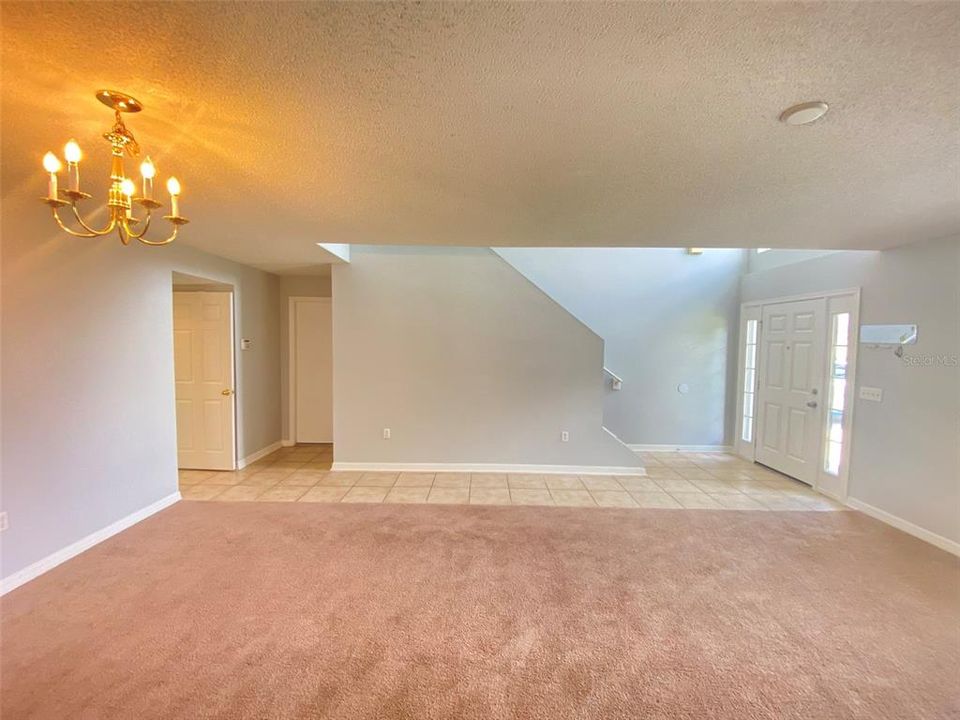 Под контрактом: $2,495 (4 спален, 3 ванн, 2995 Квадратных фут)