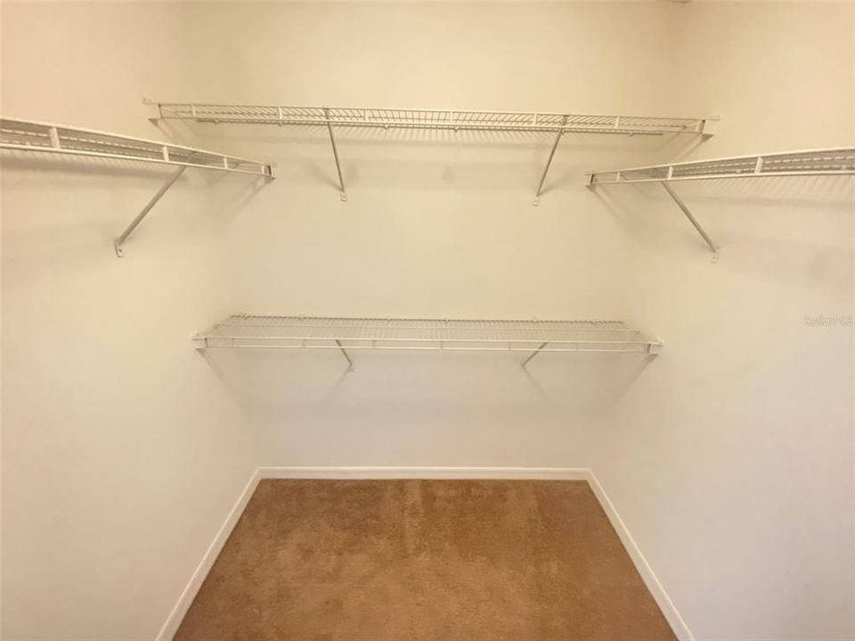 Под контрактом: $2,495 (4 спален, 3 ванн, 2995 Квадратных фут)