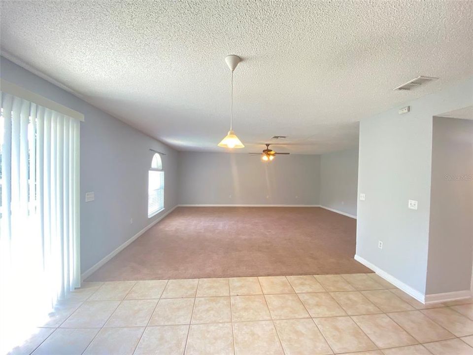 Под контрактом: $2,495 (4 спален, 3 ванн, 2995 Квадратных фут)