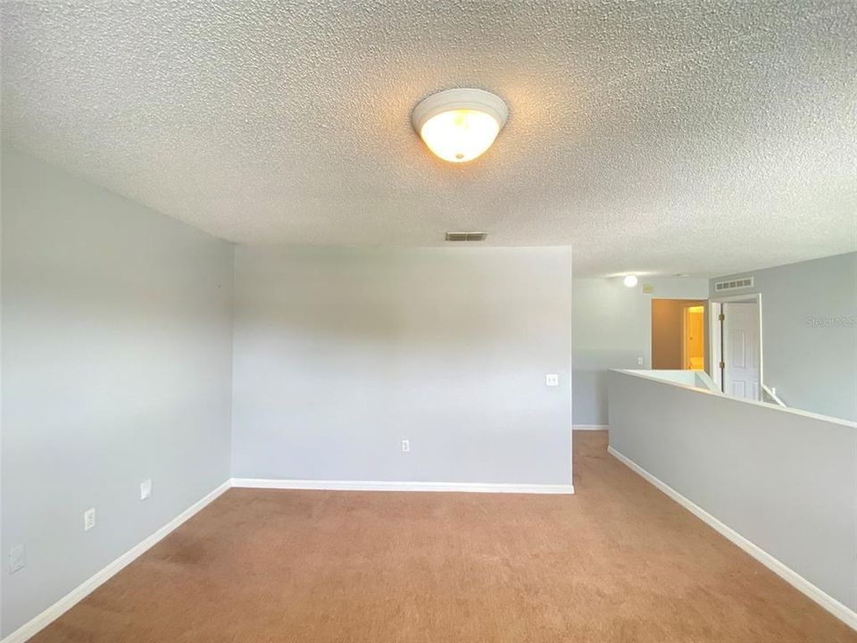 Под контрактом: $2,495 (4 спален, 3 ванн, 2995 Квадратных фут)