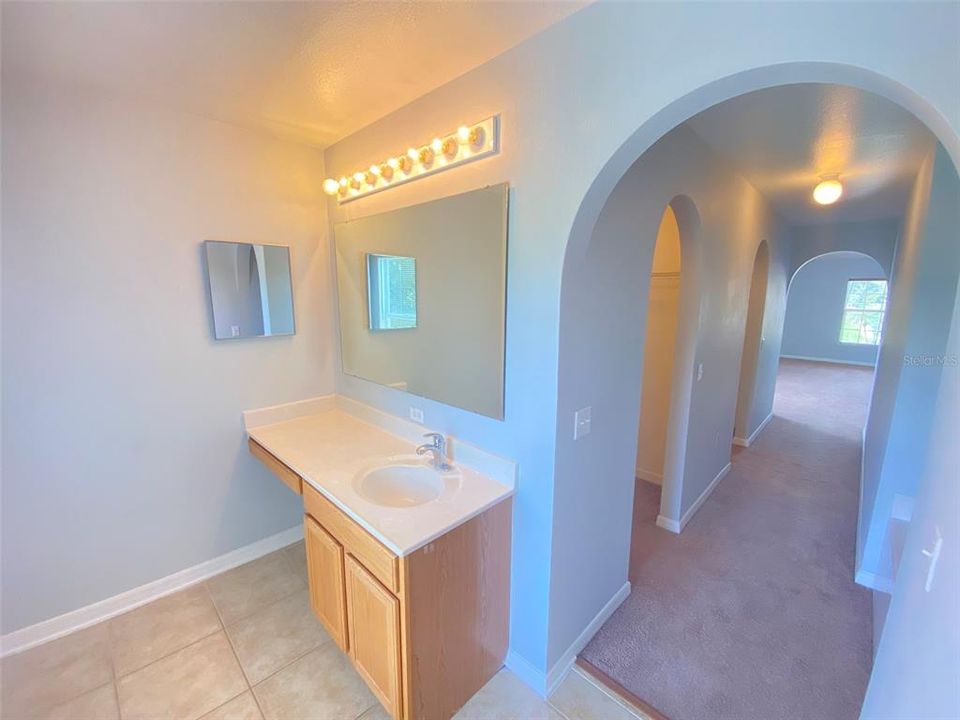 Под контрактом: $2,495 (4 спален, 3 ванн, 2995 Квадратных фут)