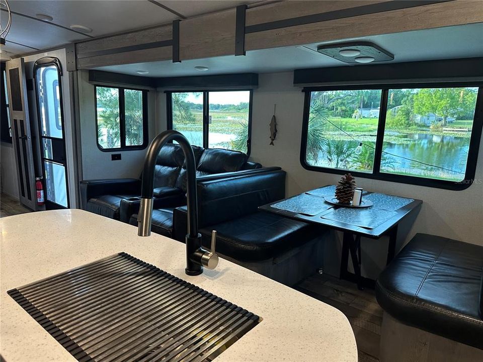 待售: $500,000 (4 贝兹, 2 浴室, 1780 平方英尺)