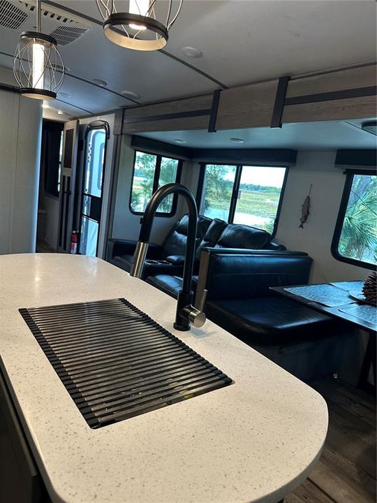 待售: $500,000 (4 贝兹, 2 浴室, 1780 平方英尺)