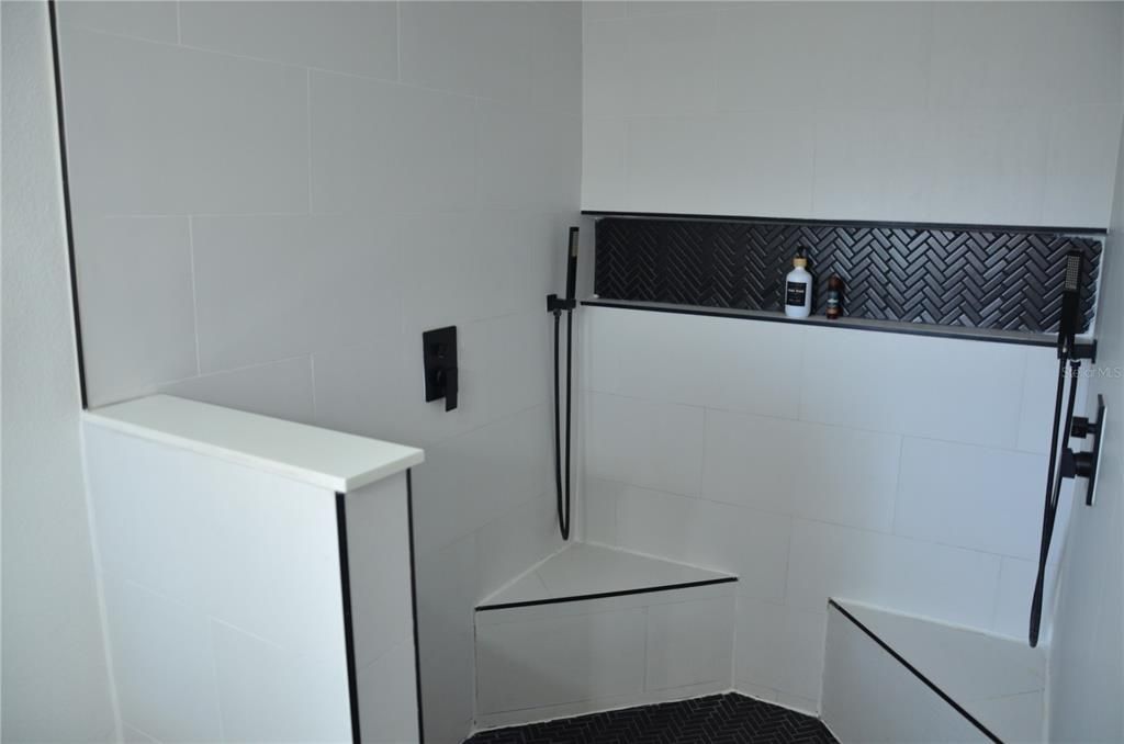 待售: $500,000 (4 贝兹, 2 浴室, 1780 平方英尺)