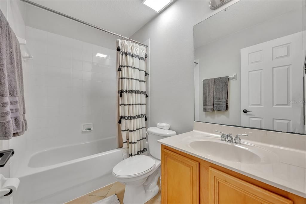 На продажу: $679,900 (5 спален, 4 ванн, 3547 Квадратных фут)