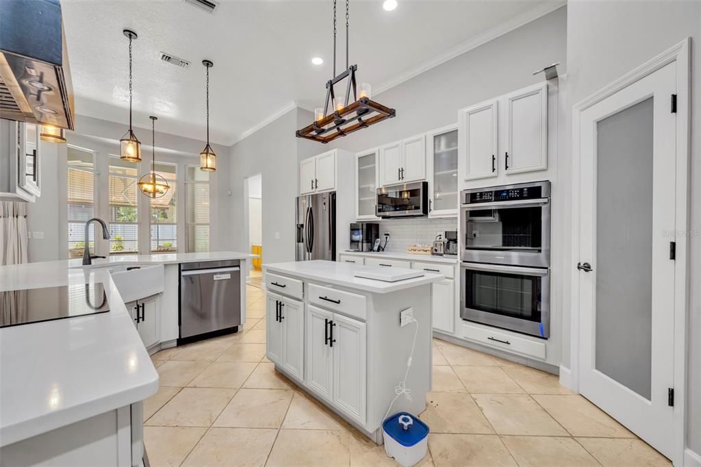 На продажу: $679,900 (5 спален, 4 ванн, 3547 Квадратных фут)