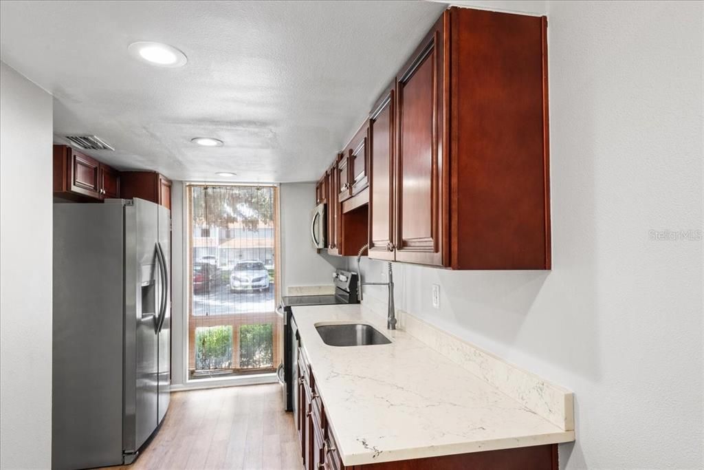 待售: $210,000 (3 贝兹, 2 浴室, 1400 平方英尺)