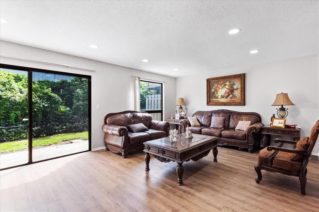 待售: $210,000 (3 贝兹, 2 浴室, 1400 平方英尺)