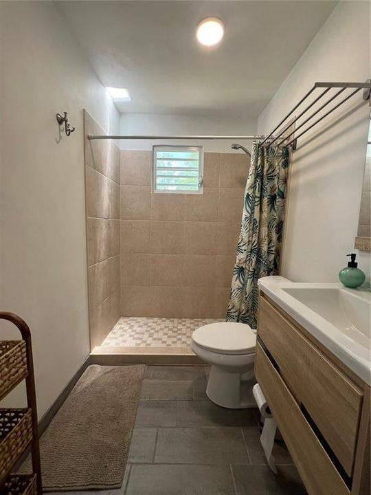 待售: $275,000 (7 贝兹, 0 浴室, 2540 平方英尺)