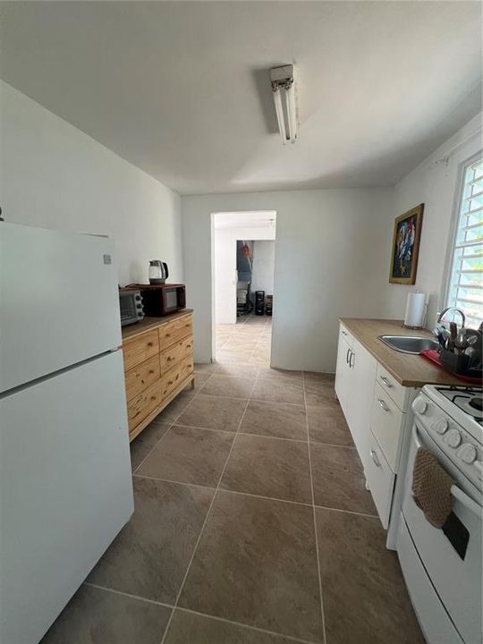 待售: $275,000 (7 贝兹, 0 浴室, 2540 平方英尺)