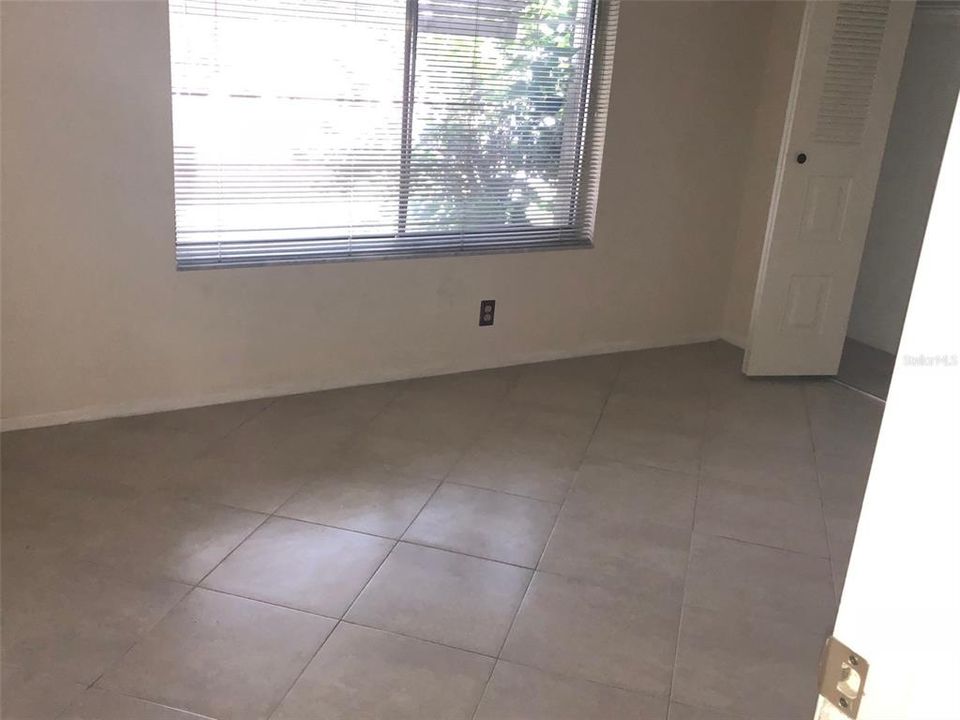 Activo con contrato: $1,800 (2 camas, 2 baños, 1070 Pies cuadrados)