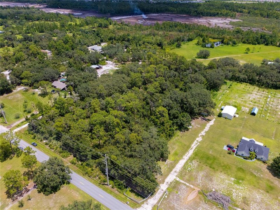 待售: $1,300,000 (4.87 acres)