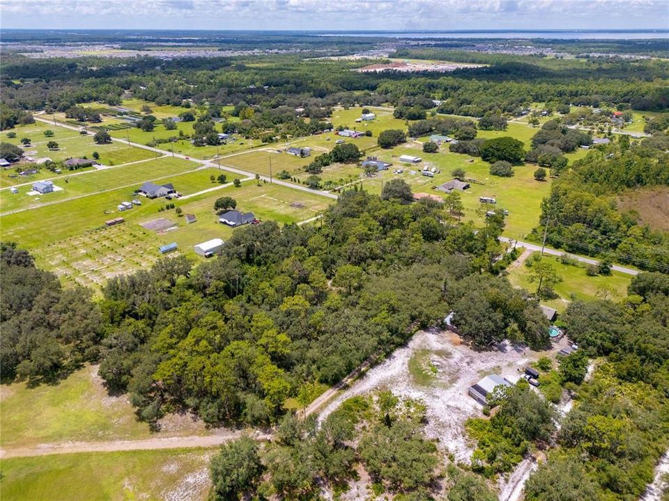 待售: $1,300,000 (4.87 acres)