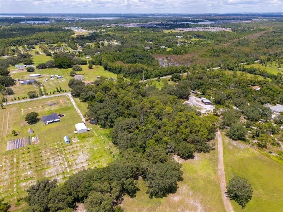 待售: $1,300,000 (4.87 acres)