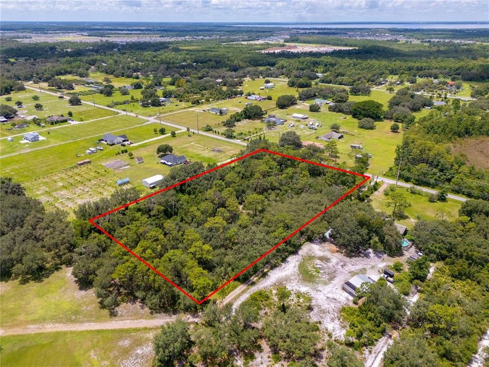 待售: $1,300,000 (4.87 acres)