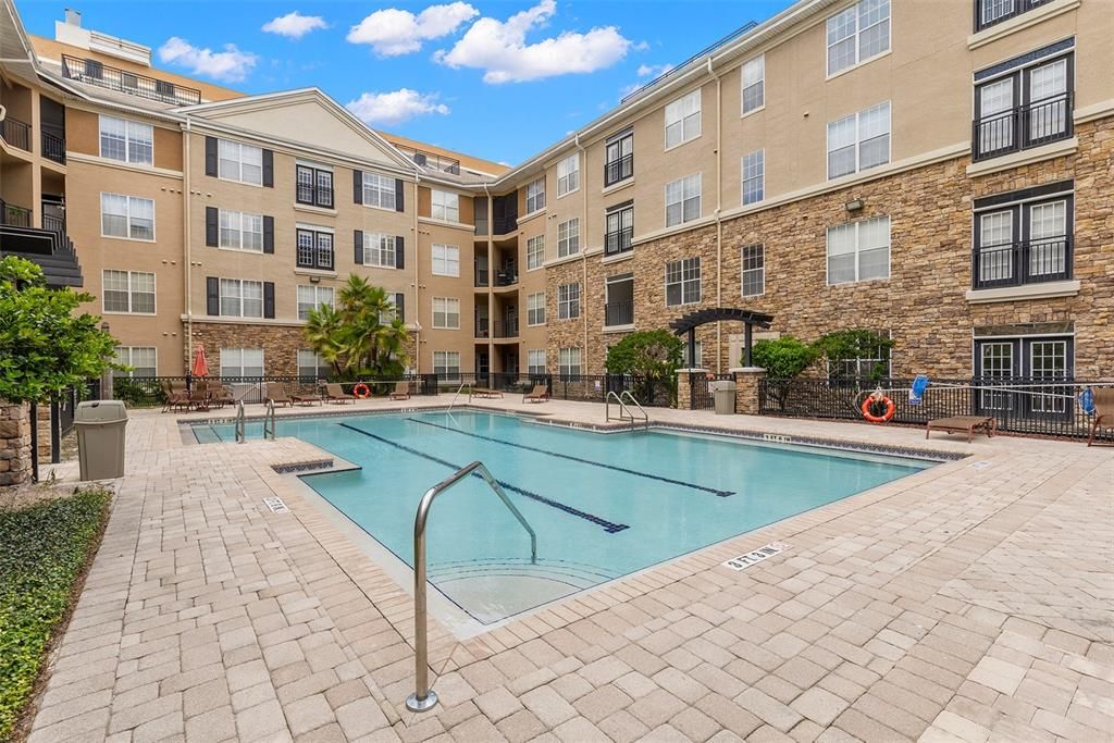 Activo con contrato: $2,100 (2 camas, 2 baños, 1080 Pies cuadrados)