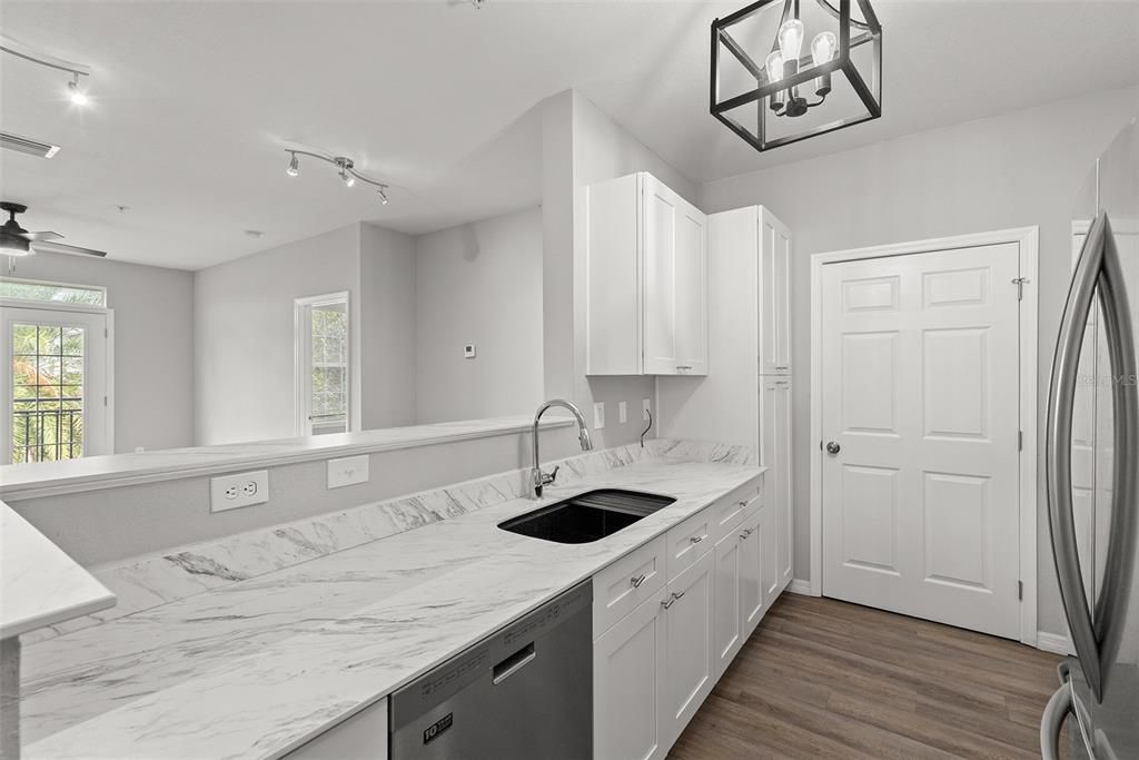 Activo con contrato: $2,100 (2 camas, 2 baños, 1080 Pies cuadrados)