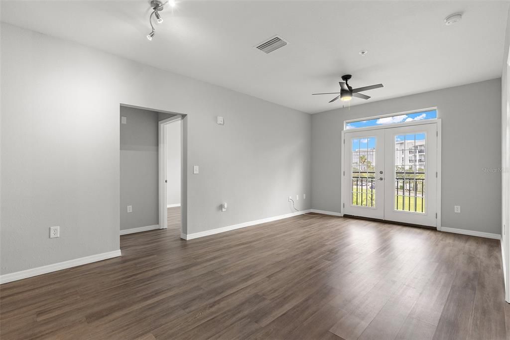 Activo con contrato: $2,100 (2 camas, 2 baños, 1080 Pies cuadrados)