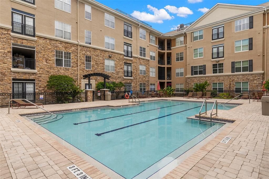 Activo con contrato: $2,100 (2 camas, 2 baños, 1080 Pies cuadrados)