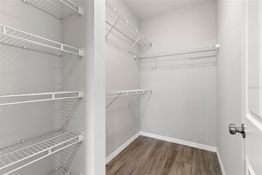 Activo con contrato: $2,100 (2 camas, 2 baños, 1080 Pies cuadrados)