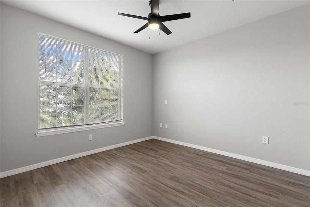 Activo con contrato: $2,100 (2 camas, 2 baños, 1080 Pies cuadrados)