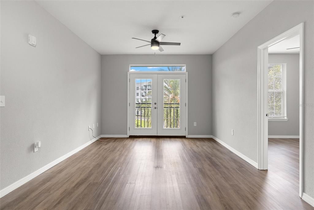 Activo con contrato: $2,100 (2 camas, 2 baños, 1080 Pies cuadrados)