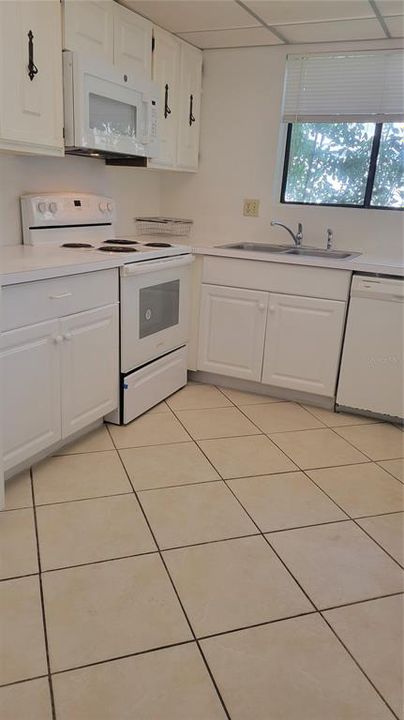 В аренду: $1,795 (3 спален, 2 ванн, 1419 Квадратных фут)