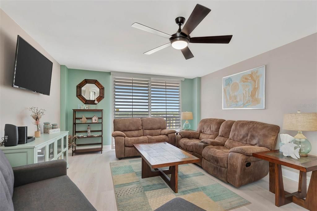 待售: $479,900 (2 贝兹, 2 浴室, 1312 平方英尺)