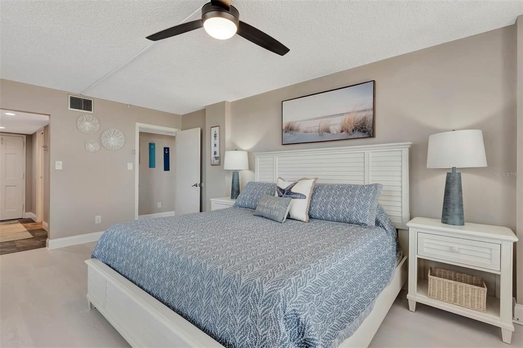 待售: $479,900 (2 贝兹, 2 浴室, 1312 平方英尺)